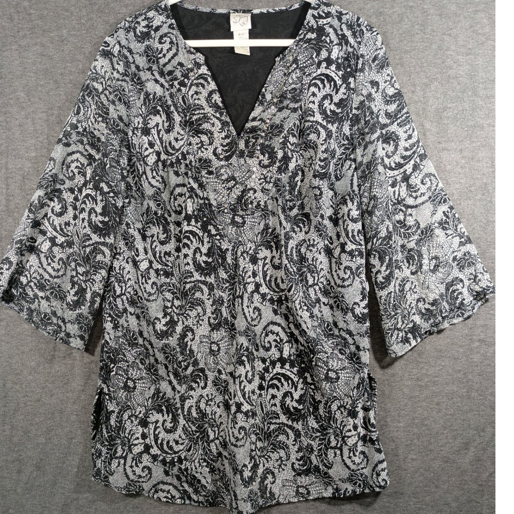 /Vintage Avenue Black White Paisley Sequin V-Neck Tunic Top Plus Size 18/20